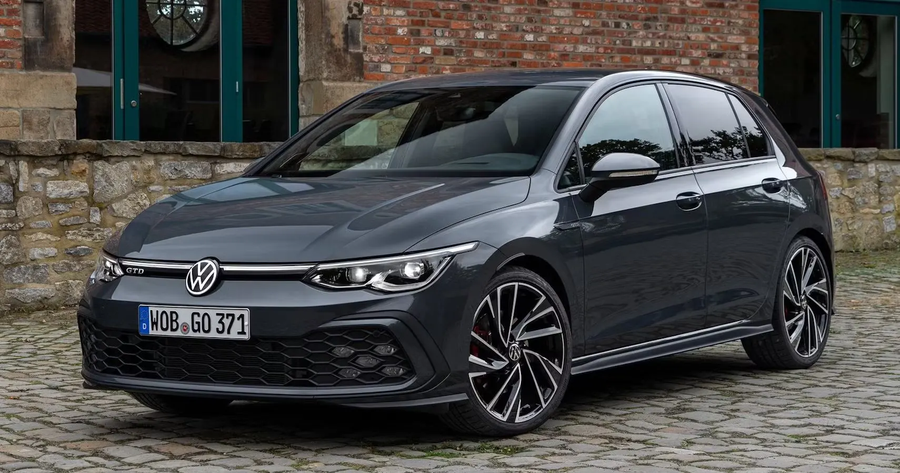 volkswagen-golf_gtd-2021-feature